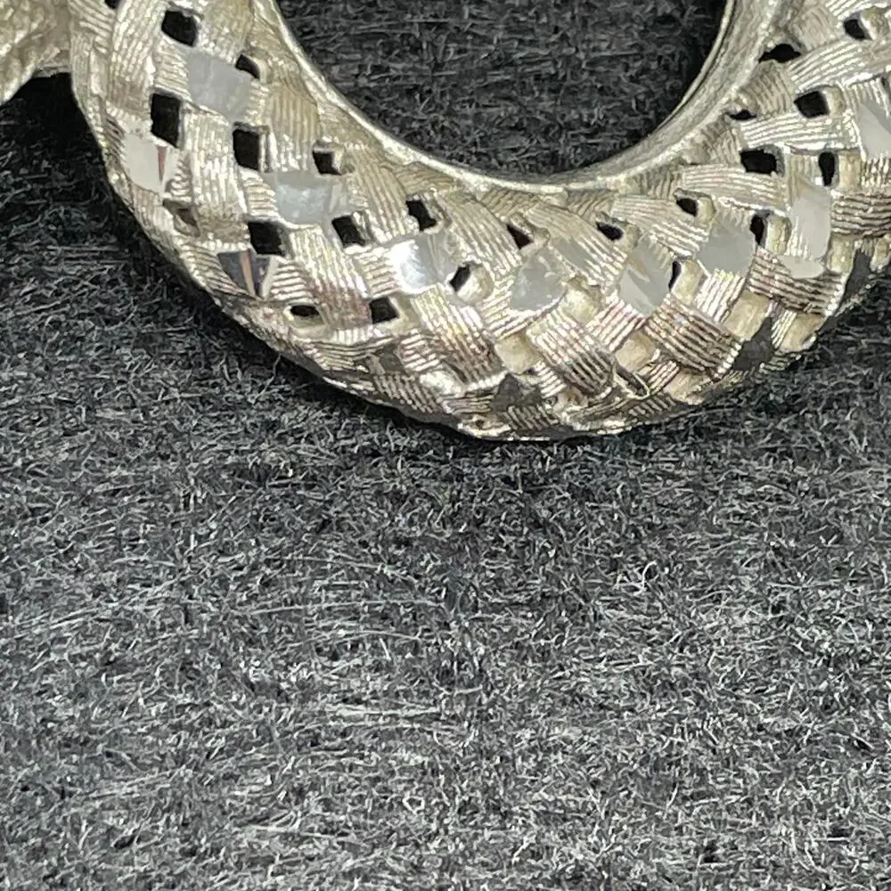 BSK Vintage Brooch Silver Tone Metal Openwork Ring With Textured Rope Spray